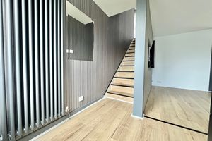 Entrance Hall- click for photo gallery